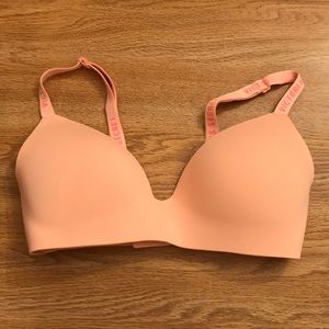 VS t-shirt lightly lined bra 34D
